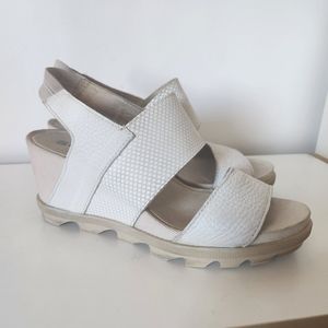 White sandals Sorel 9